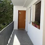 Apartment Superbe T2 Avec Balcon Et Parking, Idealement Situe A - Fr-1-374-200 *